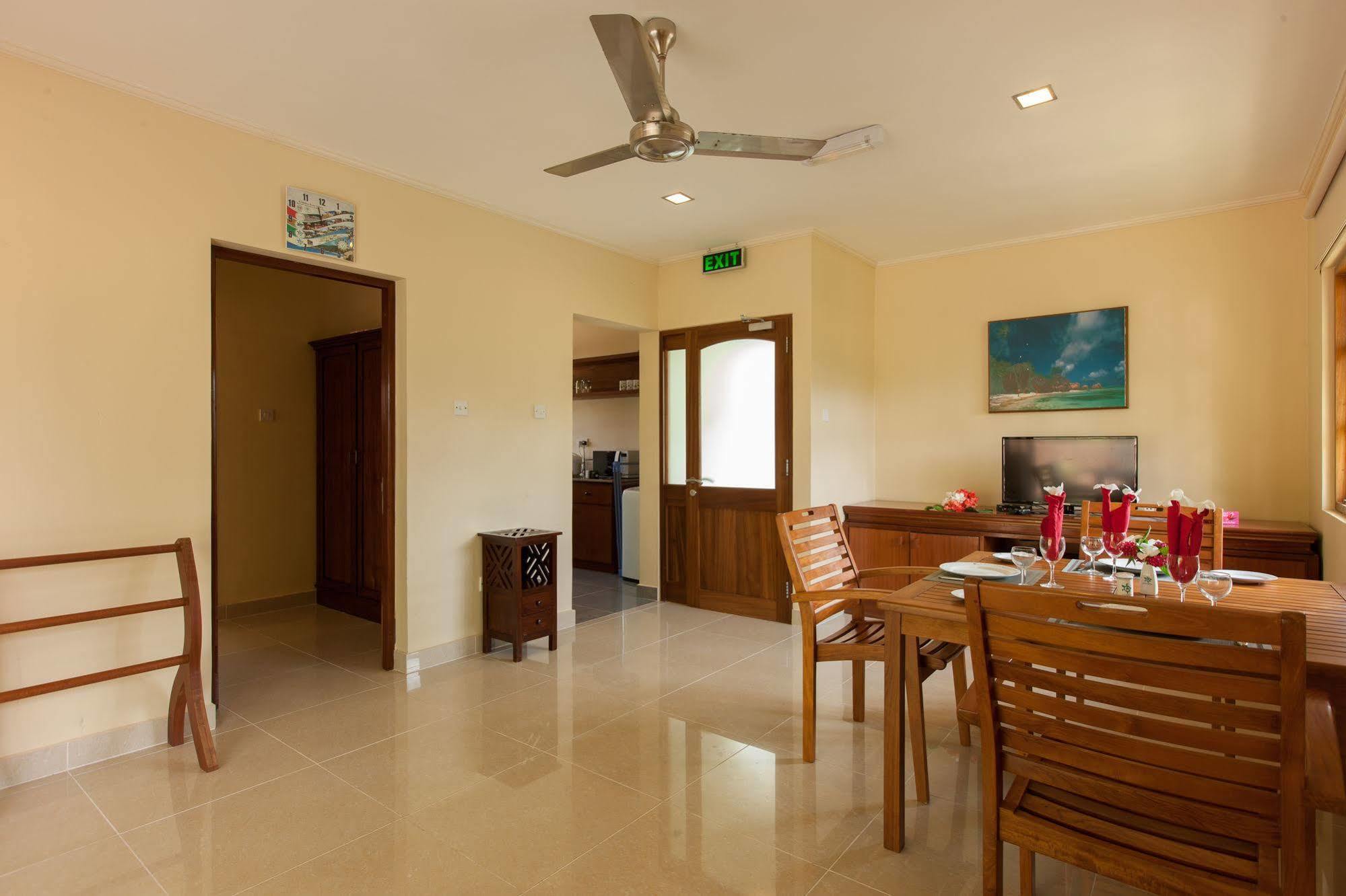 Le Relax Self Catering Apartment La Digue Buitenkant foto